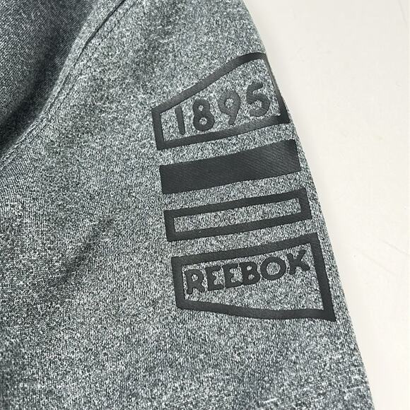 Reebok Boys Gray & Black Full Zip Hoodie with 2 Pockets Size 6 - Picture 3 of 9
